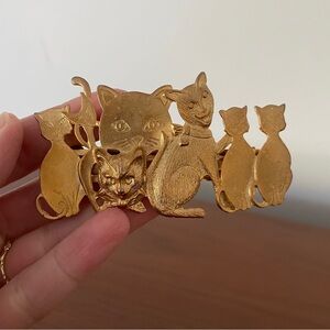 Vintage Gold Toned Cat Brooch